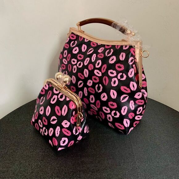 Handmade Genuine Leather Lips👄 Print, Double Kisslock Bag & Small Clutch Set - Picture 4 of 16